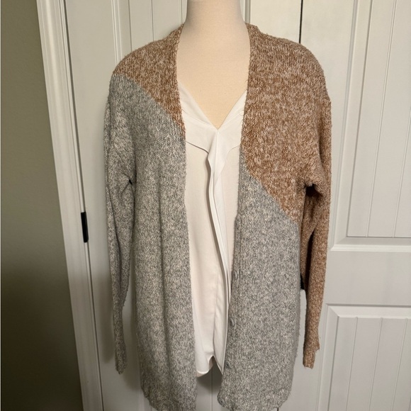 CABI 3886 Tilt Colorblock Cardigan Sweater Gray & Tan Marled Size Med EUC - Picture 3 of 11